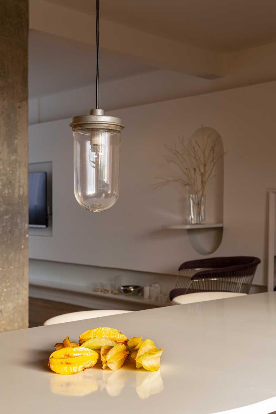 Pendente em cozinha integrada